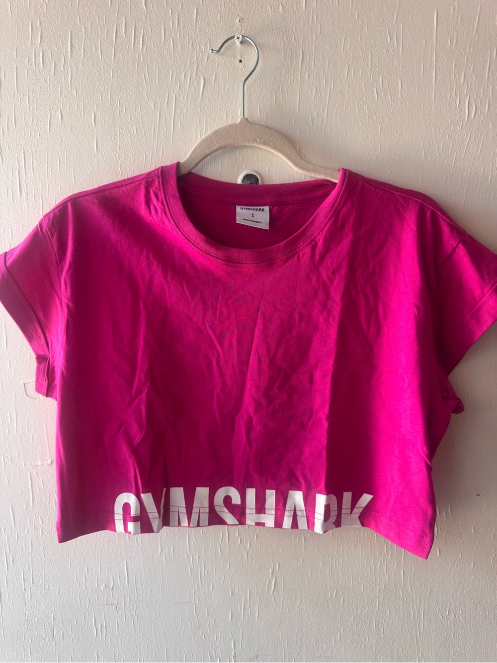 Gymshark Hot Pink Cropped Logo Tee